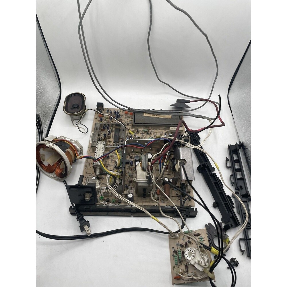Magnavox Philips  RR1939 C421  CRT TV : Internal Parts Boards &  Parts + Flyback